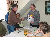 S57ULU (left) receiving prize for 1st place in S5 ATV contest 2002