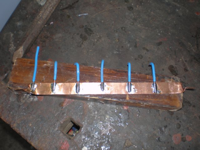 groundingtapewithground25mmforrelays.jpg