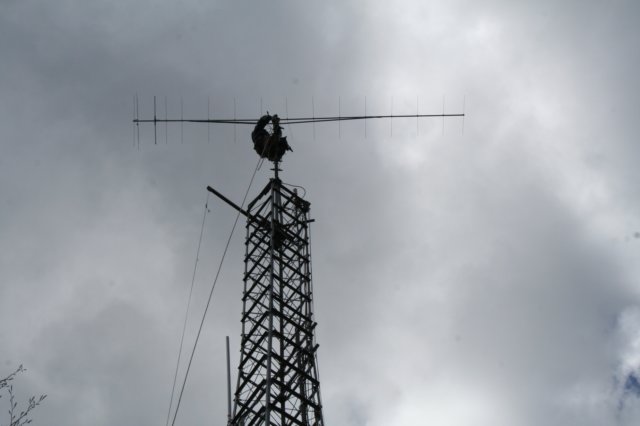 mountingthe1717onthebigtower.jpg