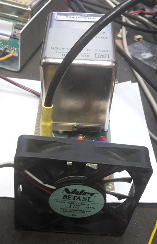 Photo of the fan blowing into a OCXO