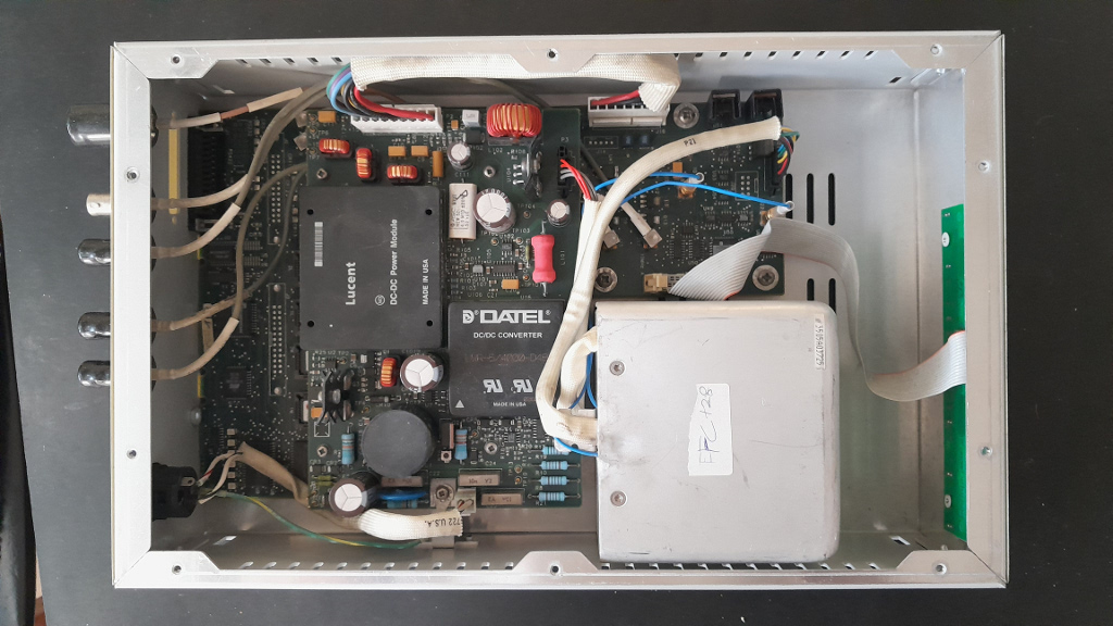 Z3805 guts, with top board